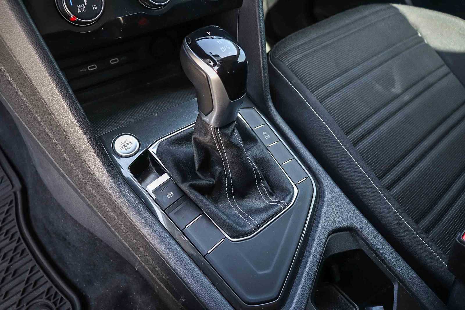 Used 2022 Volkswagen Tiguan S image 19