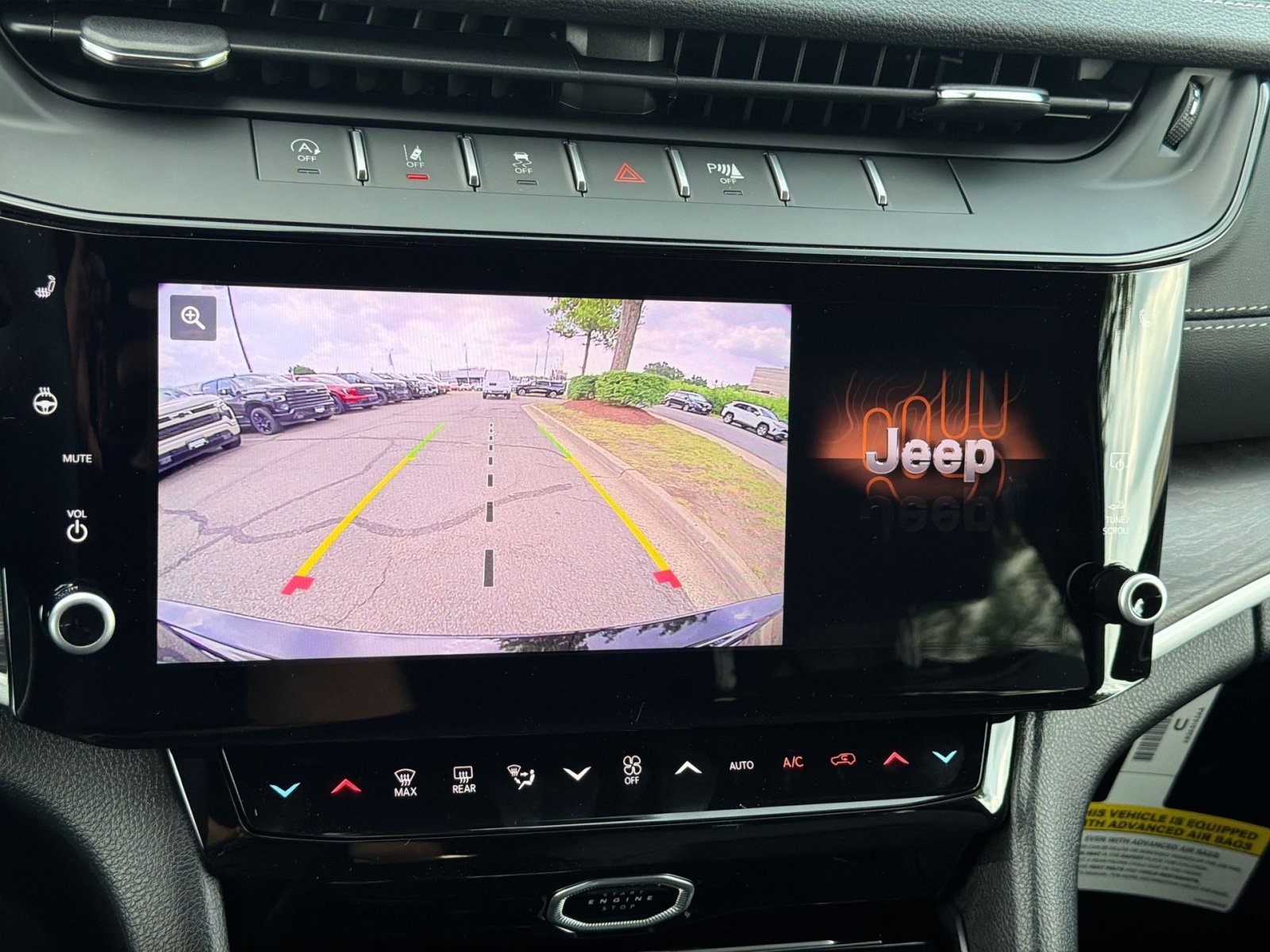 New 2026 Jeep Grand Cherokee Altitude AWD/4WD image 19