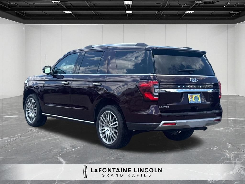 Used 2024 Ford Expedition Limited AWD/4WD image 3