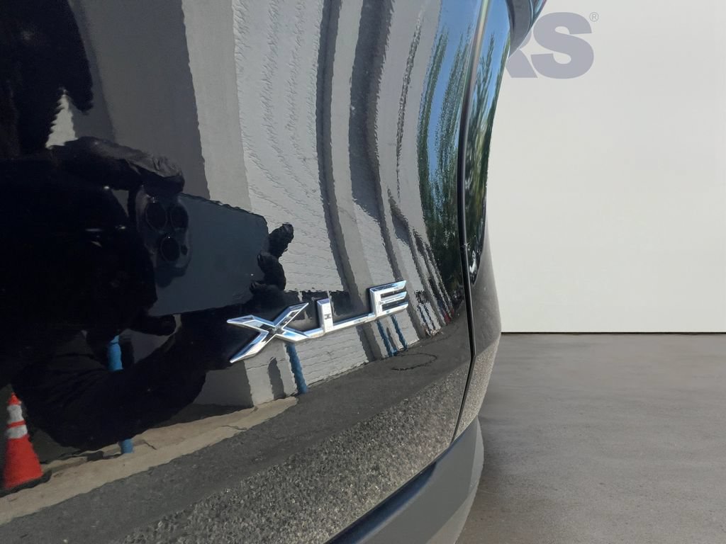 Used 2025 Toyota Grand Highlander AWD image 31