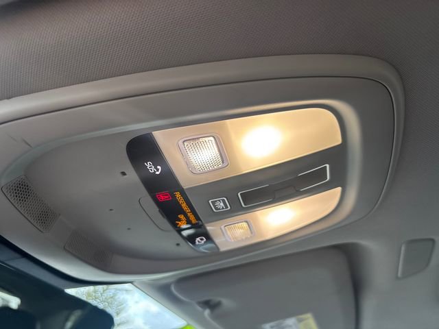 Used 2023 Volvo XC60 B5 Core image 28