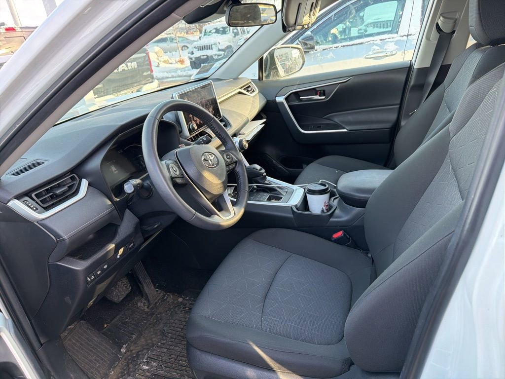 Used 2023 Toyota RAV4 XLE w/ Convenience Package image 12