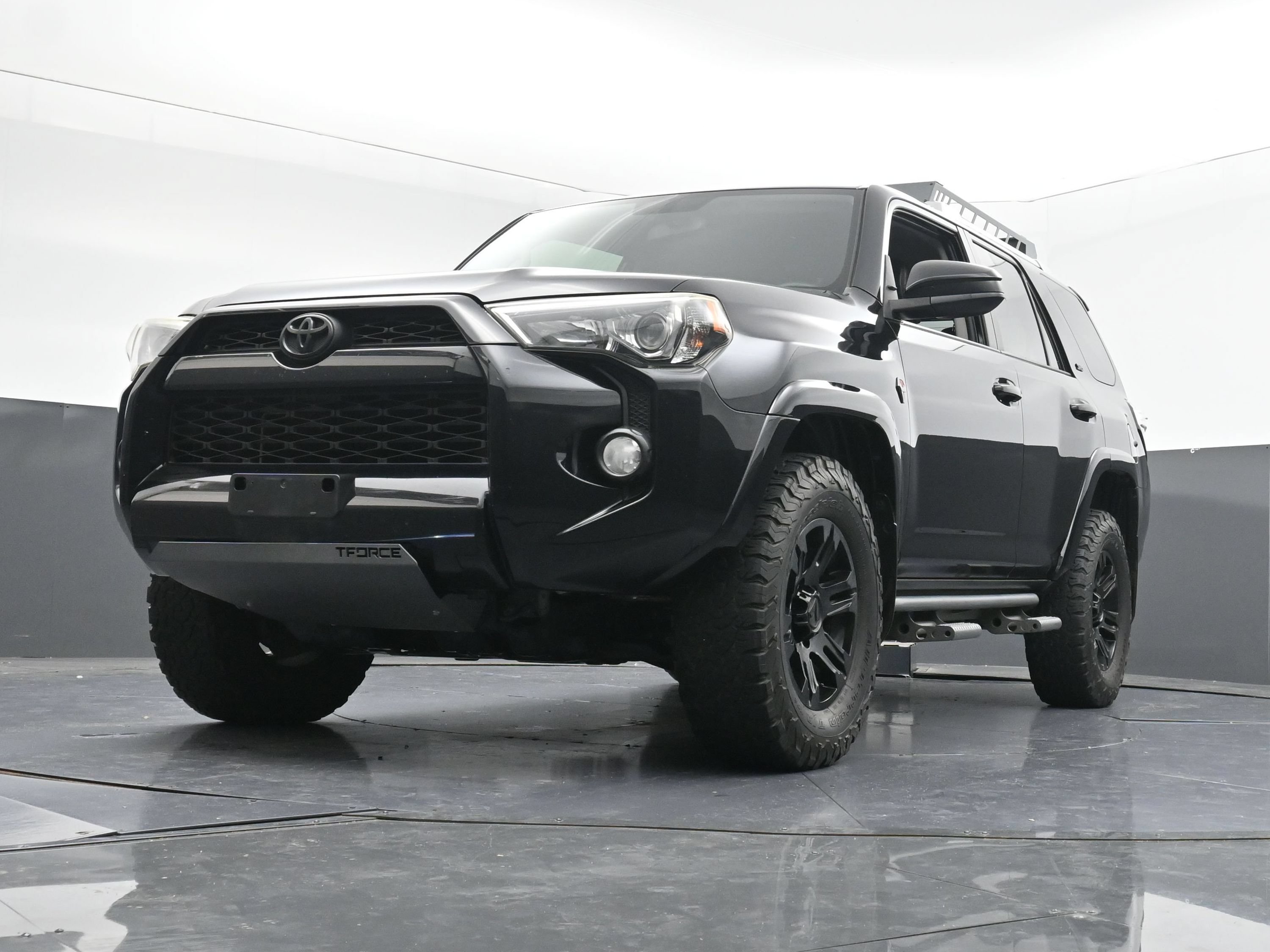 Used 2017 Toyota 4Runner SR5 AWD/4WD image 26