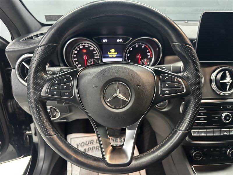 Used 2020 Mercedes-Benz GLA 250 4MATIC image 21