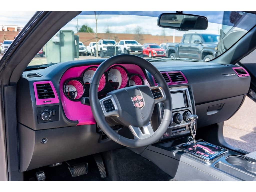 Used 2014 Dodge Challenger SXT image 12