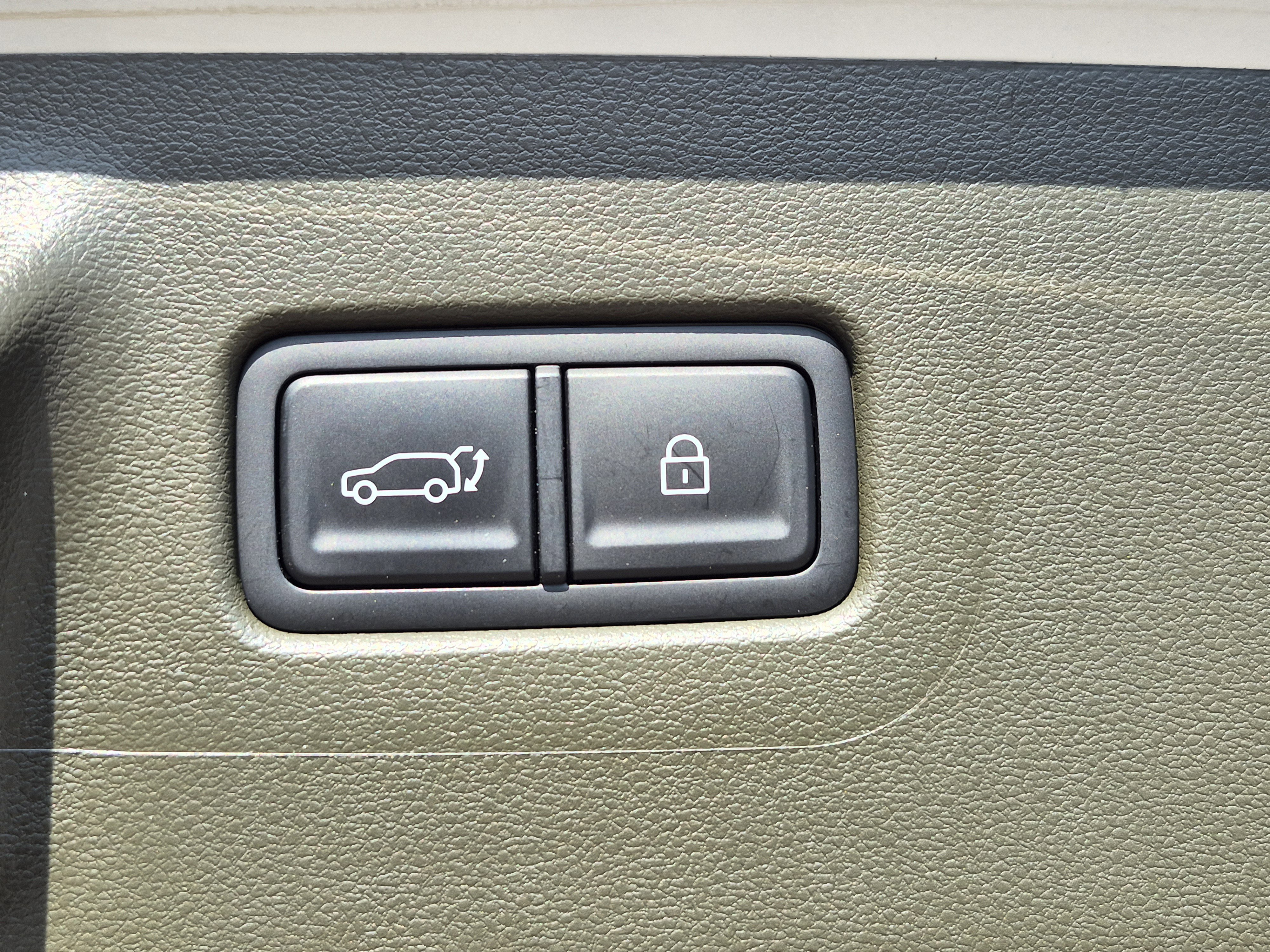 Certified 2025 Hyundai Santa Fe Calligraphy FWD image 11