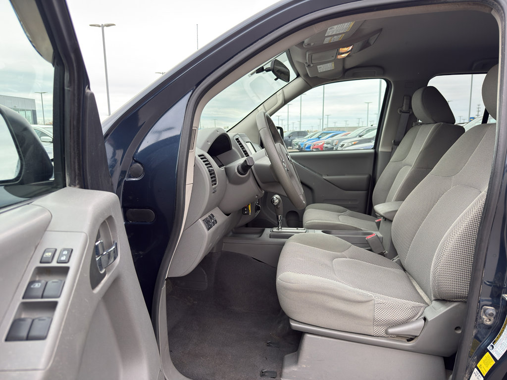 Used 2019 Nissan Frontier SV image 12