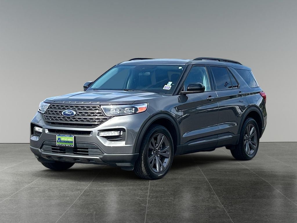 Used 2023 Ford Explorer XLT w/ Equipment Group 202A AWD/4WD image 3