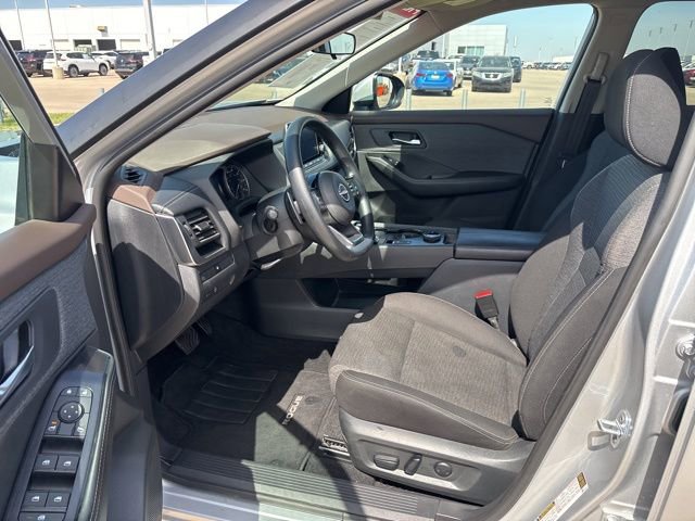 Used 2023 Nissan Rogue SV AWD/4WD image 9
