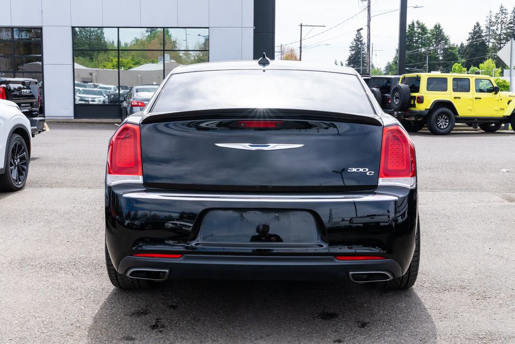 Used 2016 Chrysler 300 C RWD image 5