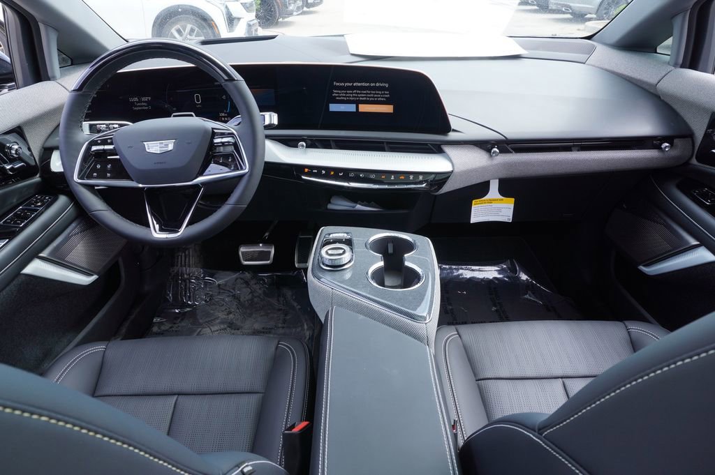 New 2025 Cadillac Optiq Luxury 2 AWD/4WD image 11
