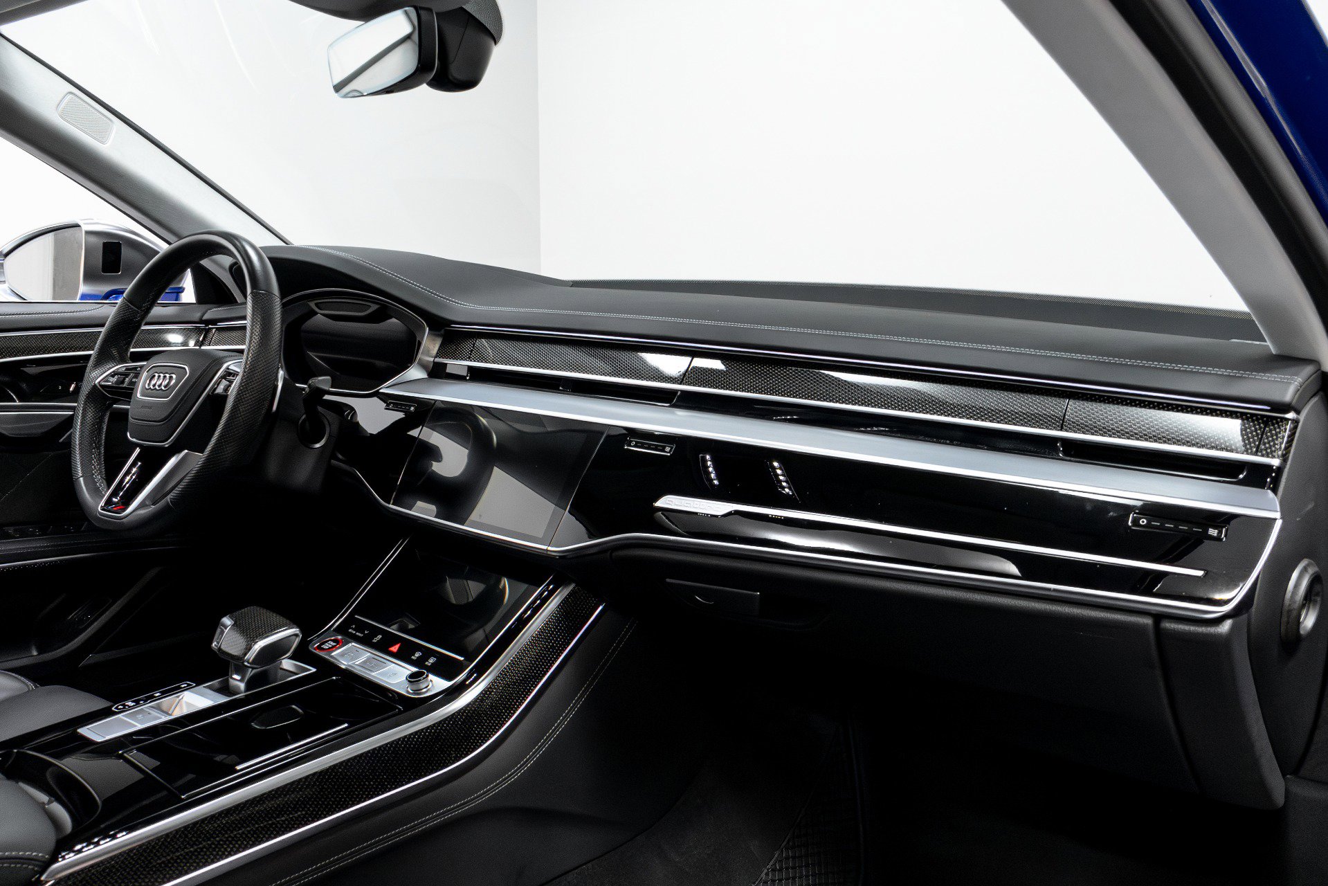 Used 2023 Audi S8 image 21