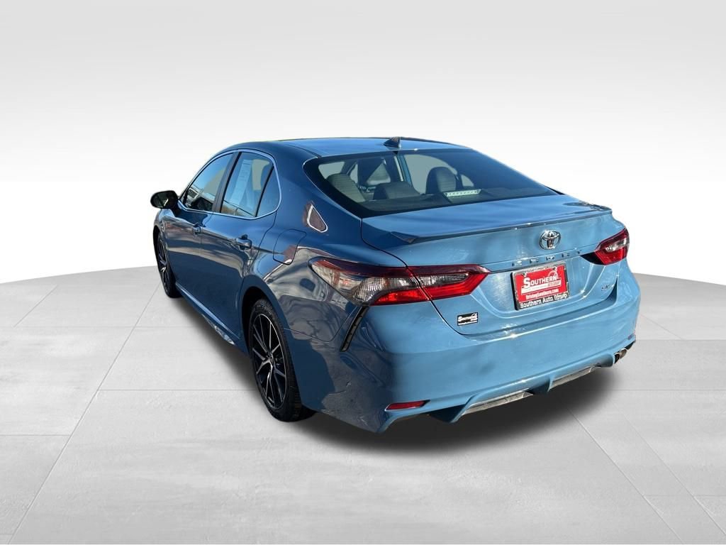 Used 2024 Toyota Camry SE image 16