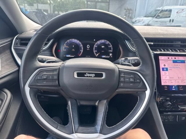Used 2023 Jeep Grand Cherokee L Limited w/ Black Appearance Package AWD/4WD image 18