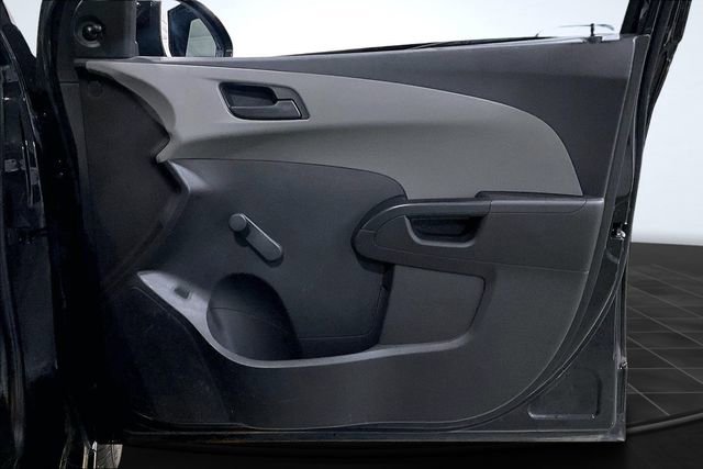 Used 2020 Chevrolet Sonic LT image 24