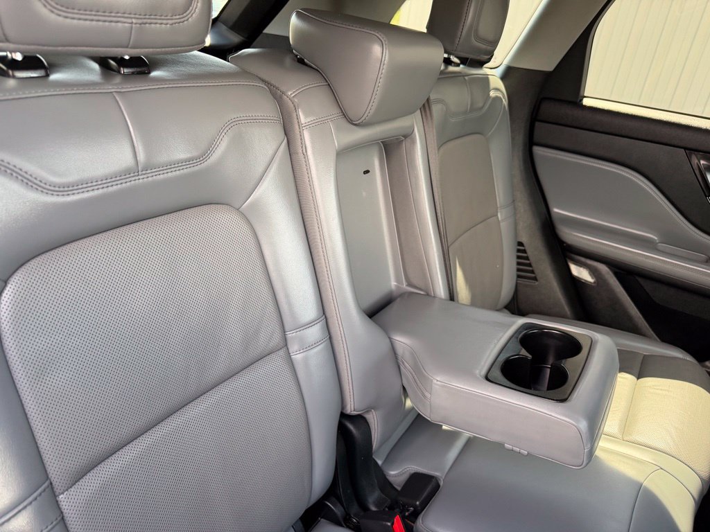 Used 2022 Lincoln Corsair AWD w/ Premium Package image 34