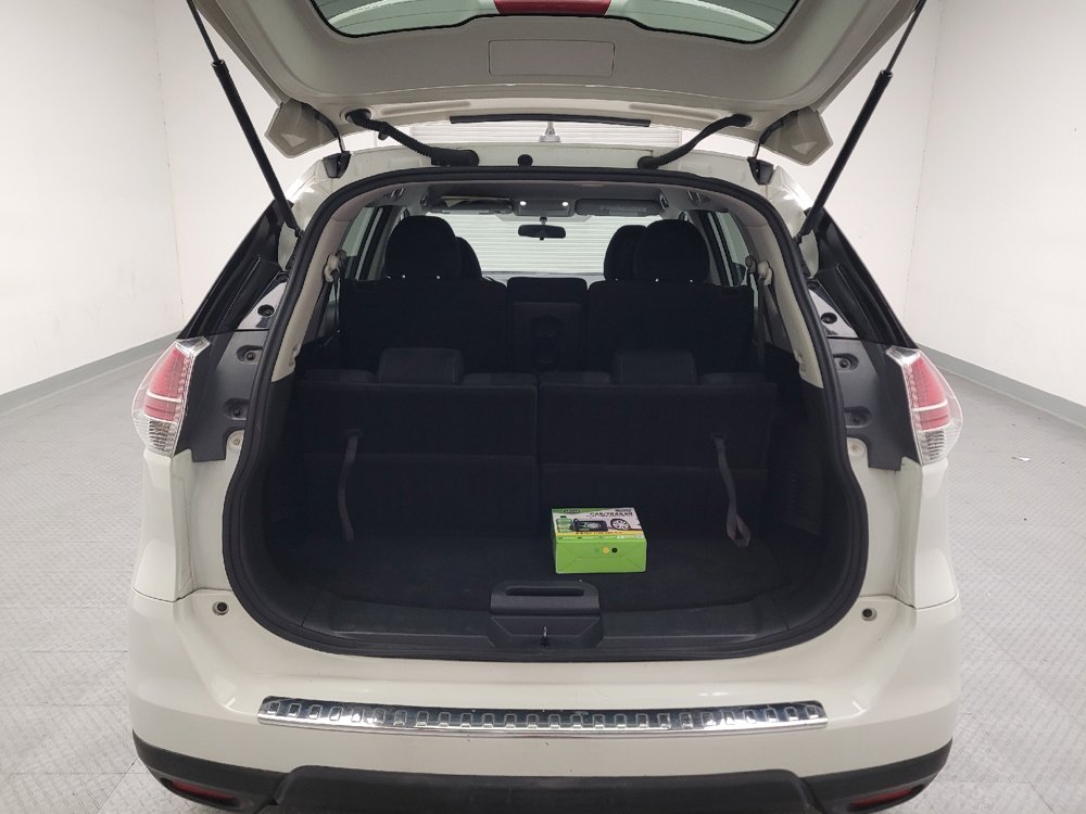 Used 2016 Nissan Rogue S w/ S Family Package FWD image 29