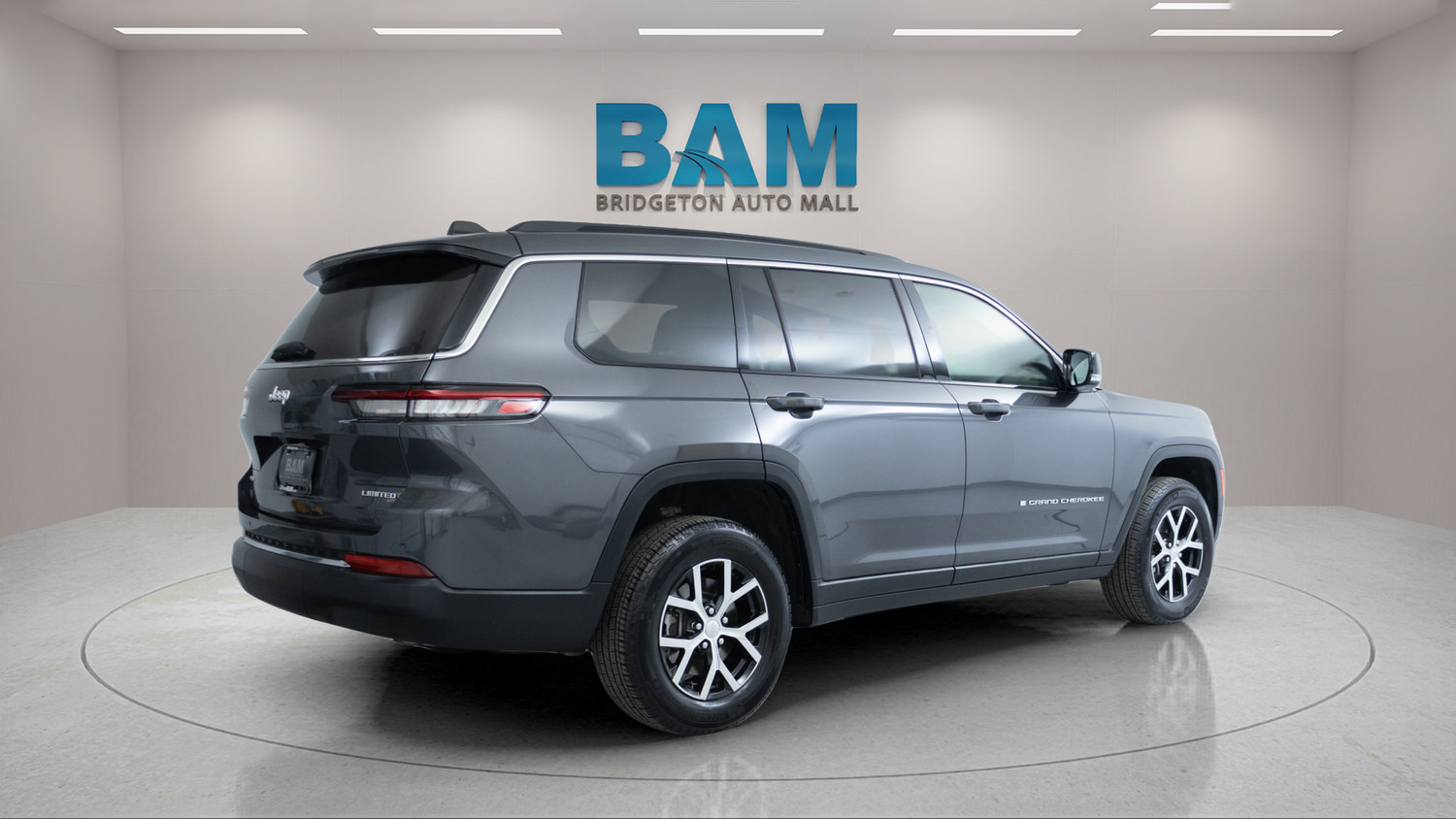 Used 2024 Jeep Grand Cherokee L Limited AWD/4WD image 7