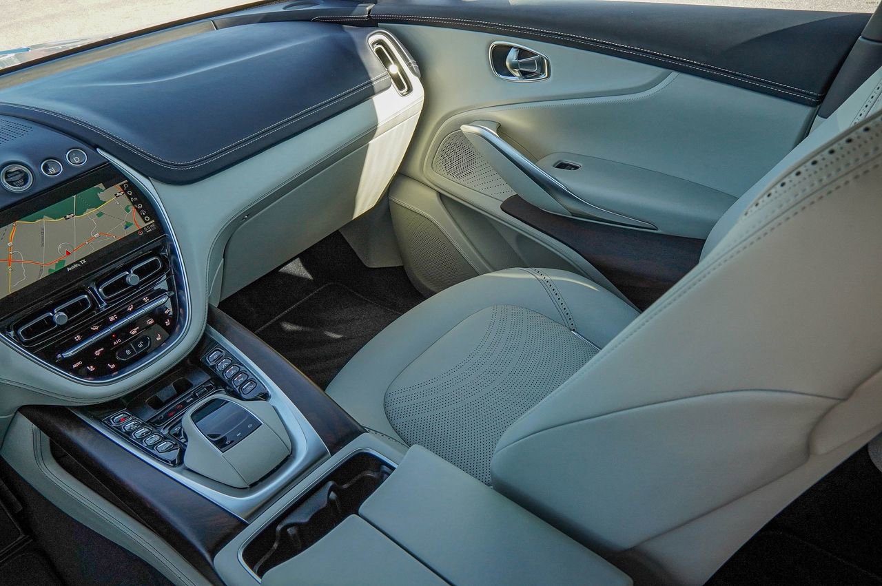 Used 2022 Aston Martin DBX image 38