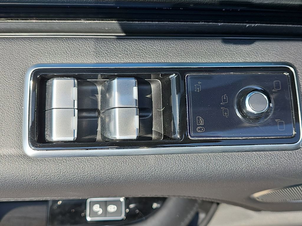 Used 2018 Land Rover Range Rover HSE image 34