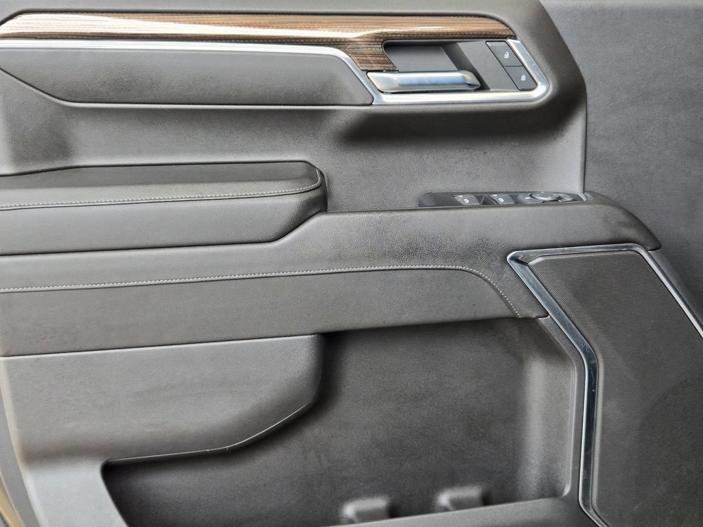 Used 2023 Chevrolet Silverado 1500 LT AWD/4WD image 11