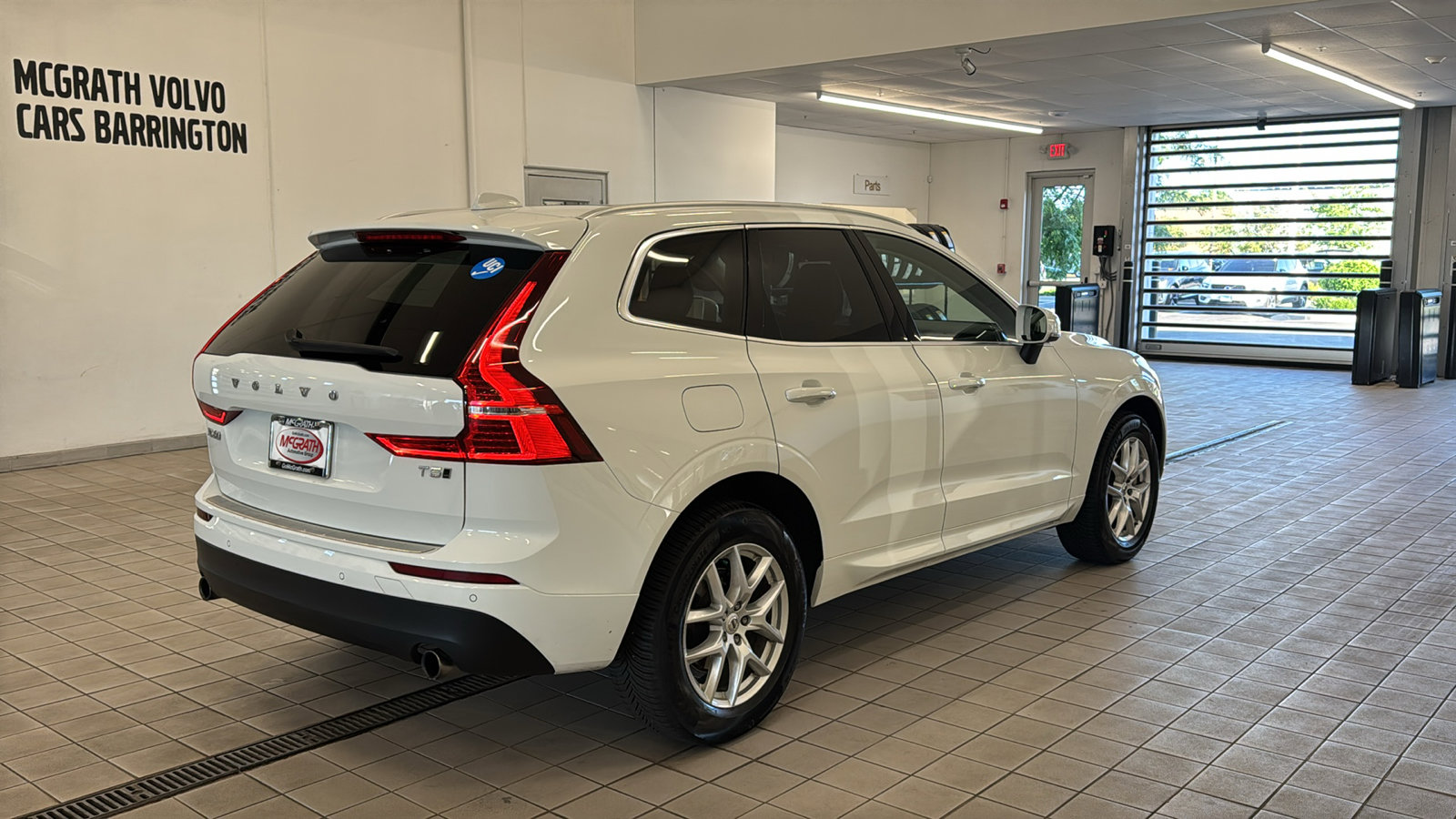 Used 2021 Volvo XC60 T5 Momentum w/ Protection Package Premier AWD/4WD image 5