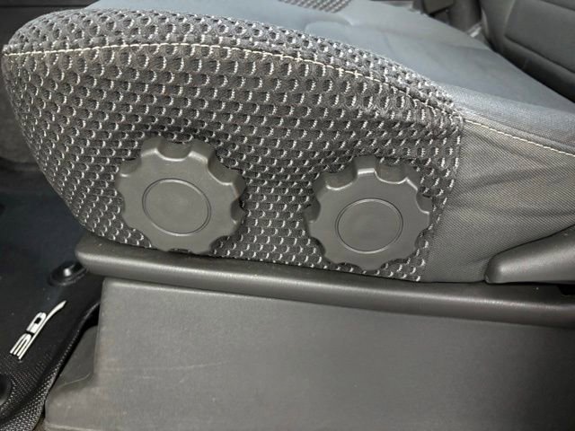 Used 2016 Nissan Frontier PRO-4X image 9