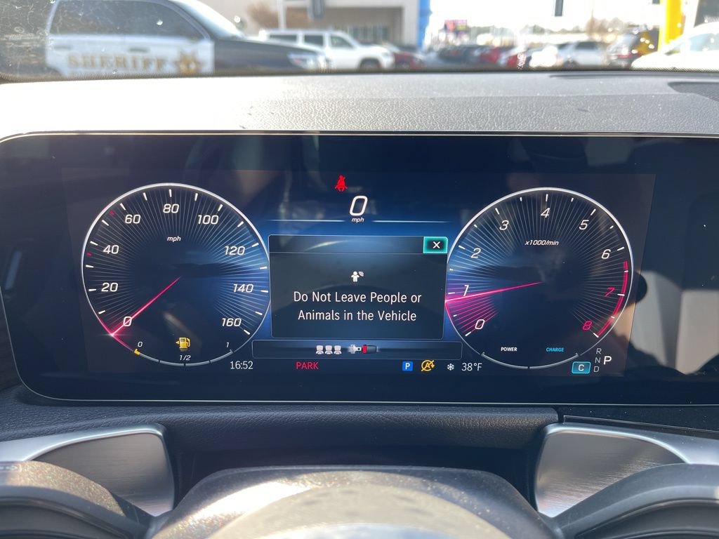 Used 2026 Mercedes-Benz GLB 250 4MATIC image 9