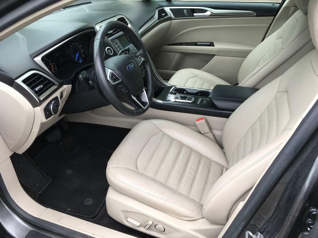 Used 2017 Ford Fusion SE FWD image 21