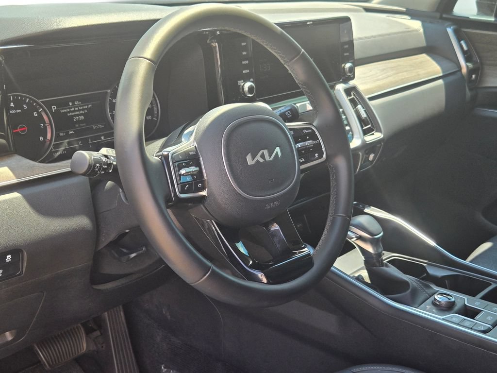 Certified 2023 Kia Sorento X-Line EX AWD/4WD image 16
