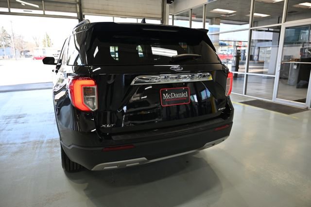 Used 2022 Ford Explorer XLT w/ Equipment Group 202A image 6