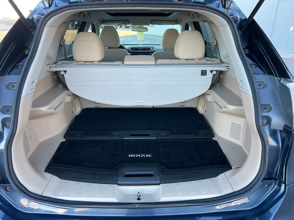 Used 2016 Nissan Rogue SV w/ SV Moonroof Package image 28