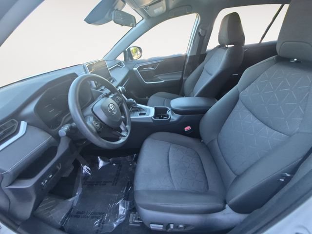 Used 2025 Toyota RAV4 XLE AWD/4WD image 9