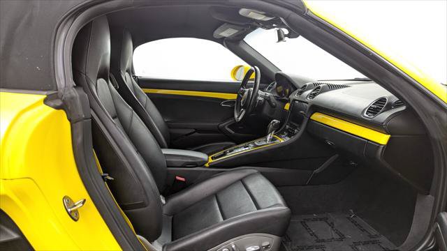 Used 2018 Porsche 718 Boxster RWD image 16
