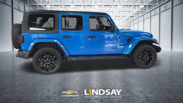 Used 2021 Jeep Wrangler Unlimited Sahara w/ Cold Weather Group AWD/4WD image 4