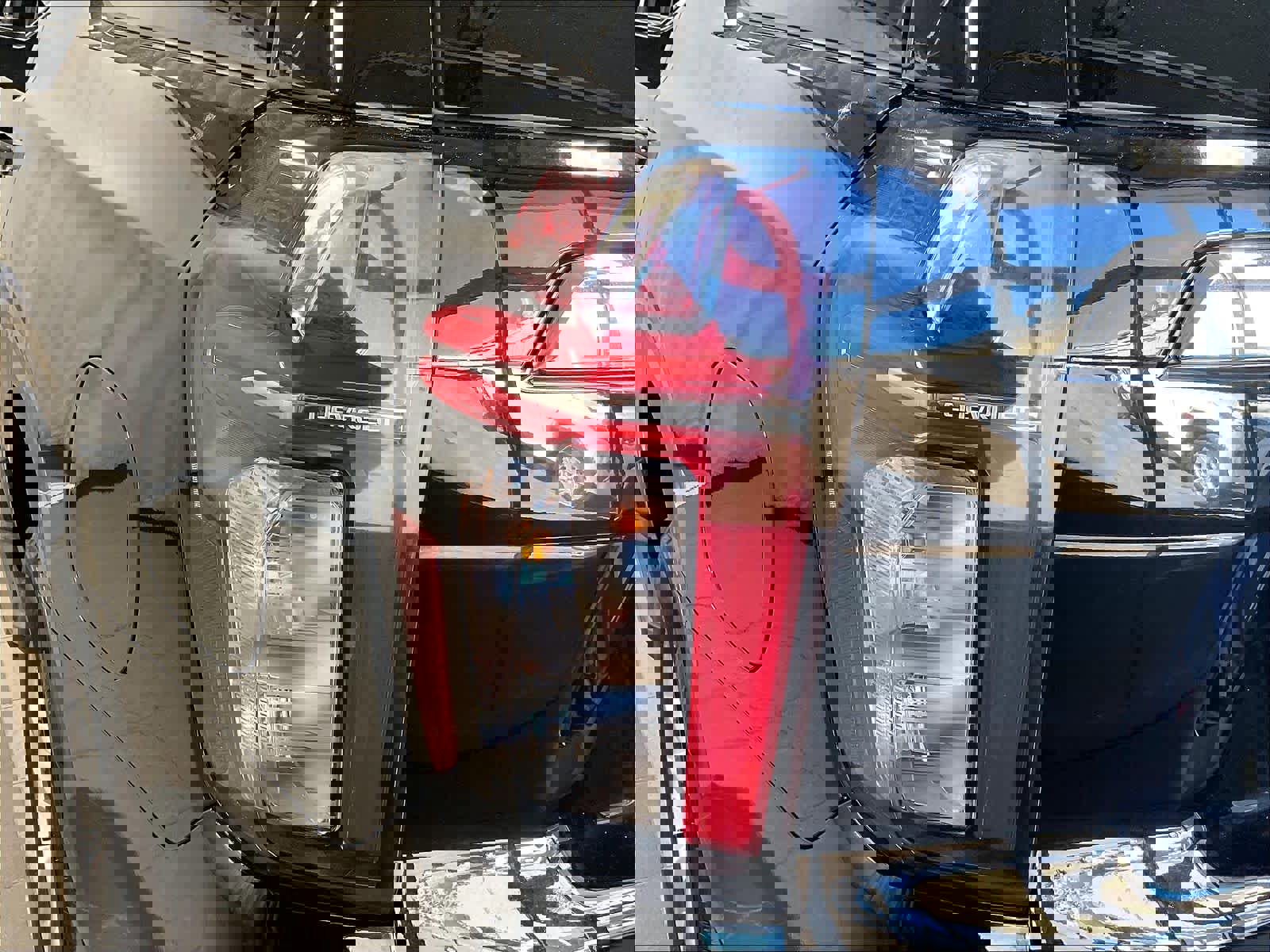 Used 2024 Chevrolet Tahoe LT image 34