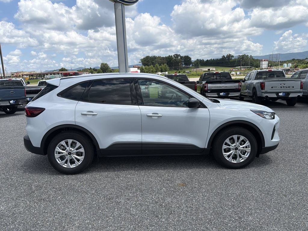 Used 2026 Ford Escape Active w/ Cold Weather Package FWD image 8