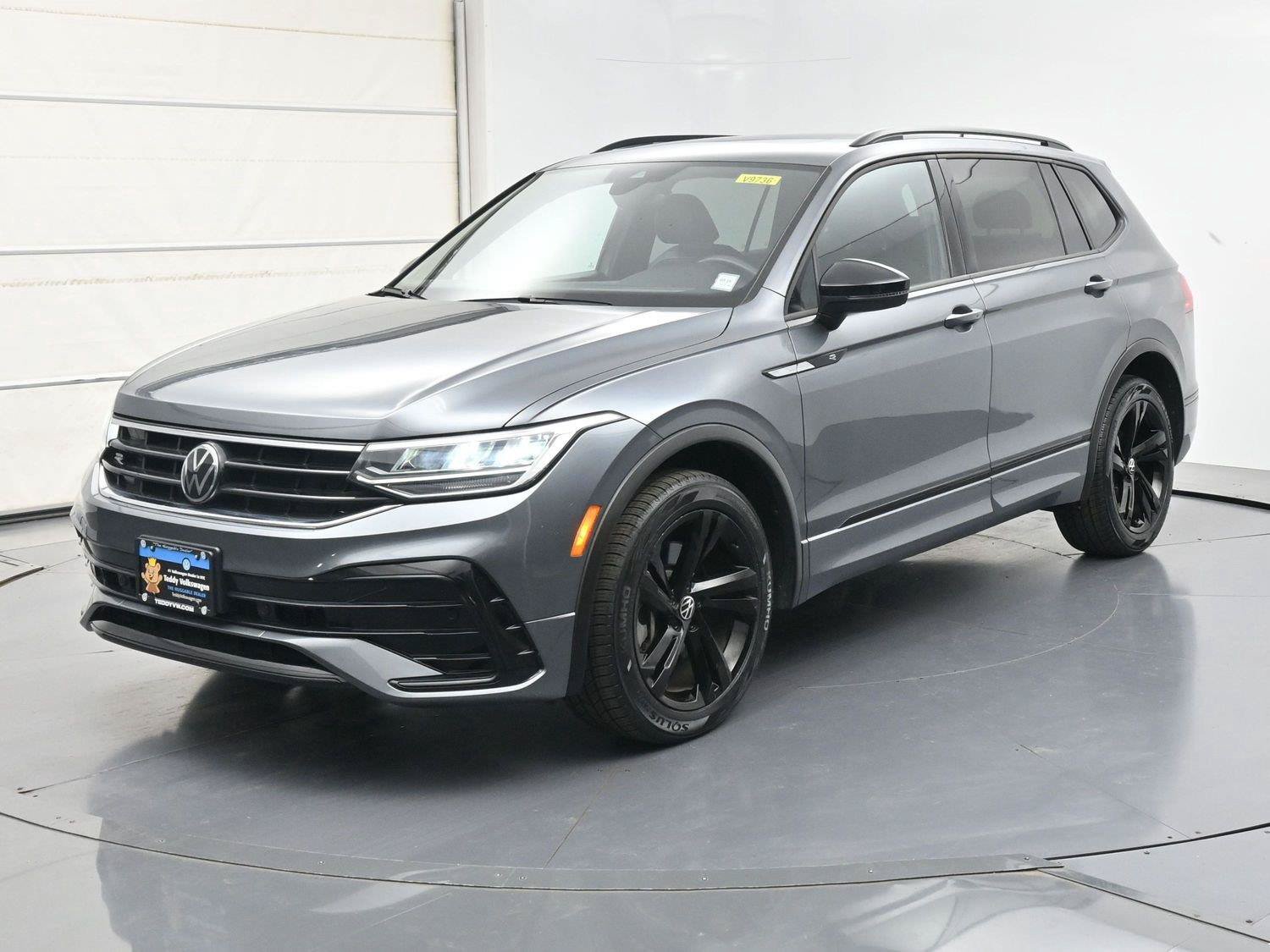 Certified 2023 Volkswagen Tiguan SE R-Line