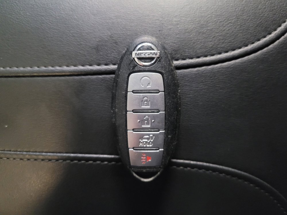 Used 2018 Nissan Rogue SV image 32