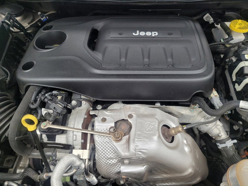 Used 2019 Jeep Cherokee Overland w/ Technology Group image 30