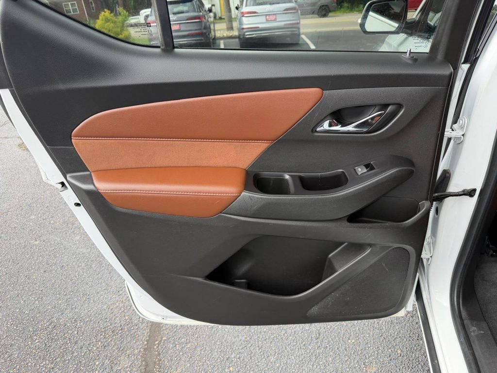Used 2019 Chevrolet Traverse High Country AWD/4WD image 17