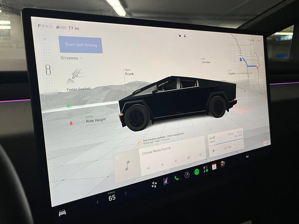 Used 2025 Tesla Cybertruck AWD Crew Cab image 24