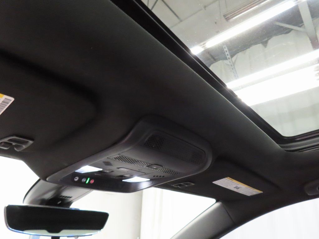 Used 2022 Cadillac XT5 Sportv w/ Technology Package image 25