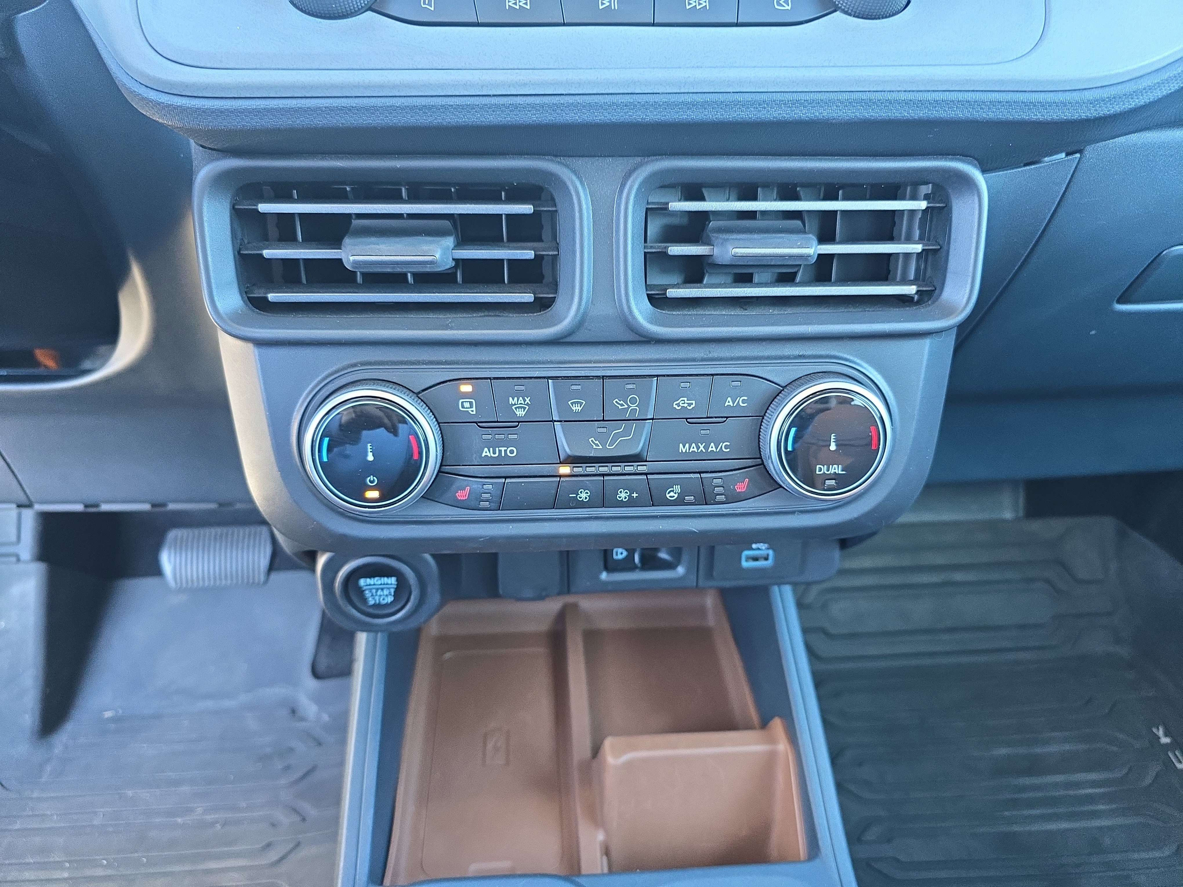 Used 2024 Ford Maverick Lariat w/ FX4 Off-Road Package image 29