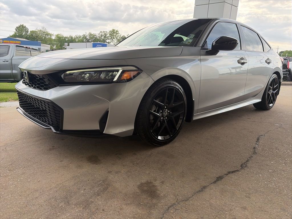 Used 2025 Honda Civic Sport image 4