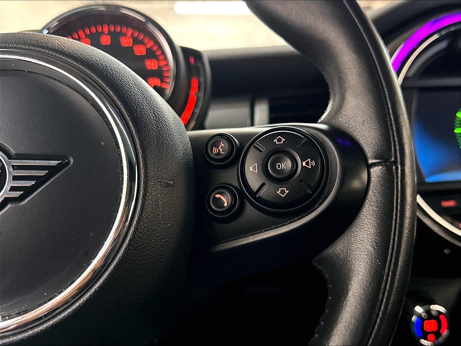 Used 2020 MINI Cooper 4-Door Hardtop FWD image 21