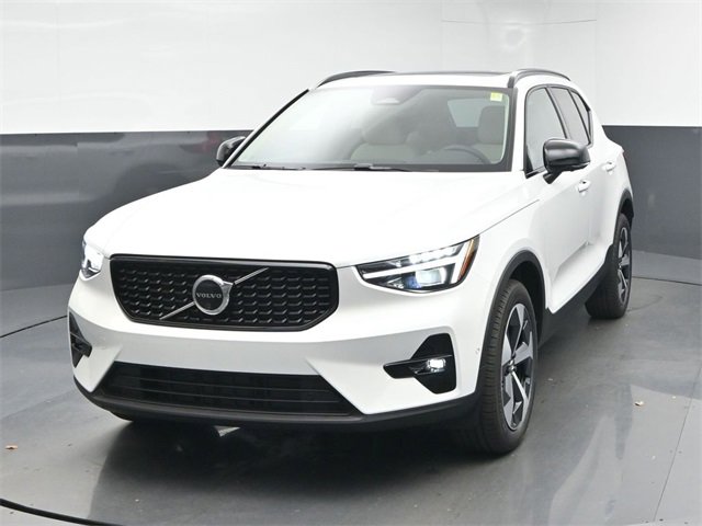 New 2026 Volvo XC40 B5 Plus w/ Protection Package Premier image 3