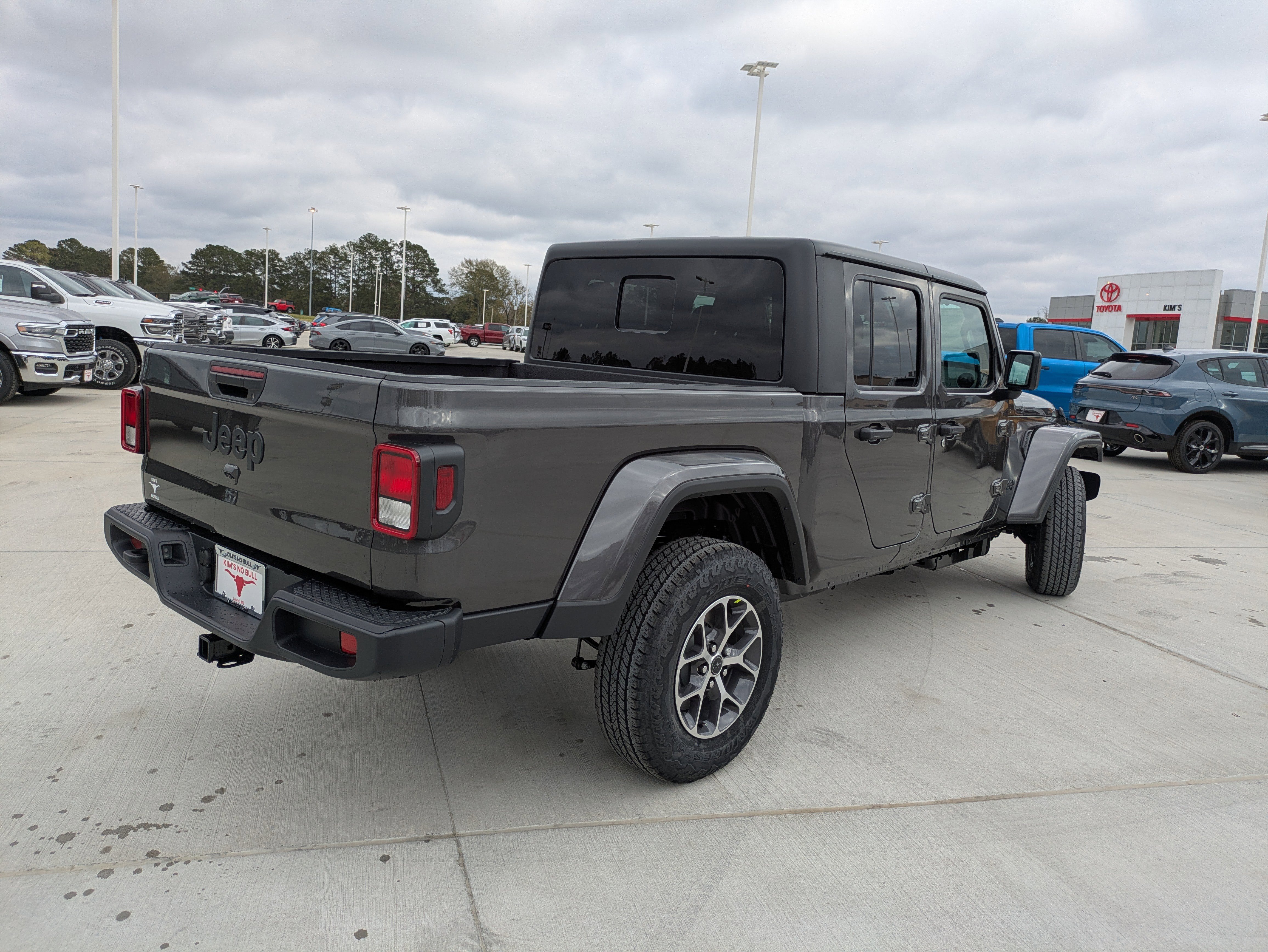 New 2026 Jeep Gladiator Sport AWD/4WD image 8