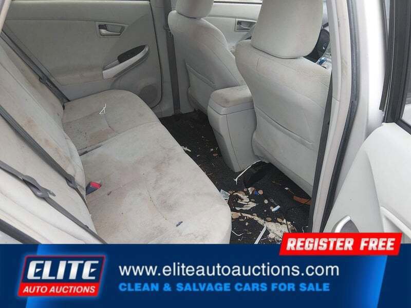 Used 2015 Toyota Prius Two FWD image 16