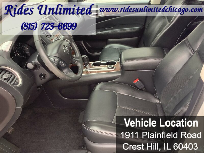 Used 2017 Nissan Pathfinder Platinum w/ Family Entertainment Package AWD/4WD image 11